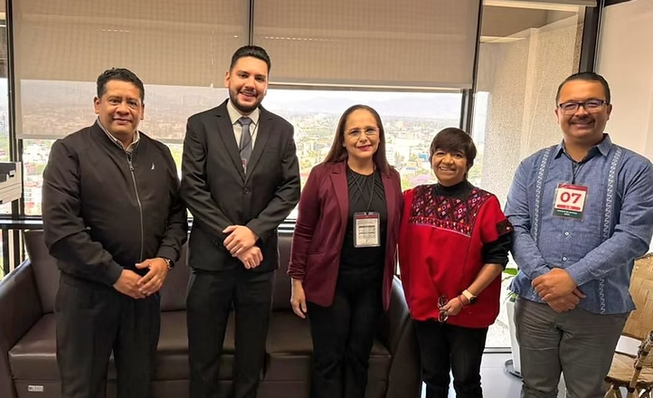 Acude alcaldesa Karla Córdova y funcionarios municipales a firma del cierre del Proyecto Ejecutivo de Modernización Catastral de Guaymas