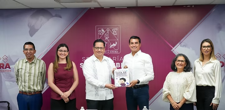 Entrega Salud Sonora Guía de Enfermedades Prioritarias en el Entorno Escolar a la Secretaría de Educación y Cultura