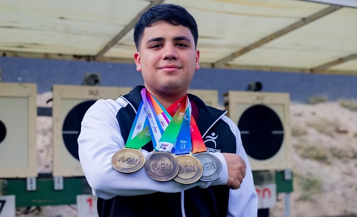 Estudiante de la UES conquista cuatro medallas en la Olimpiada Nacional 2026