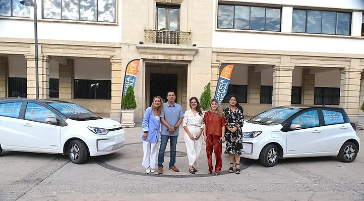 Reciben contribuyentes cumplidos los dos automóviles que se ganaron en el sorteo “En la H, ¡Cumpliendo Ganas 2026!”
