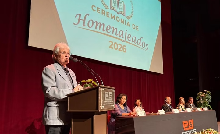 Gobierno de Sonora reconoce a personal docente de Cobach por 30, 25, 20 y 15 años de servicio