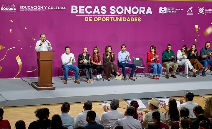 Gobernador Durazo beca a más de 600 atletas sonorenses y asegura su formación deportiva