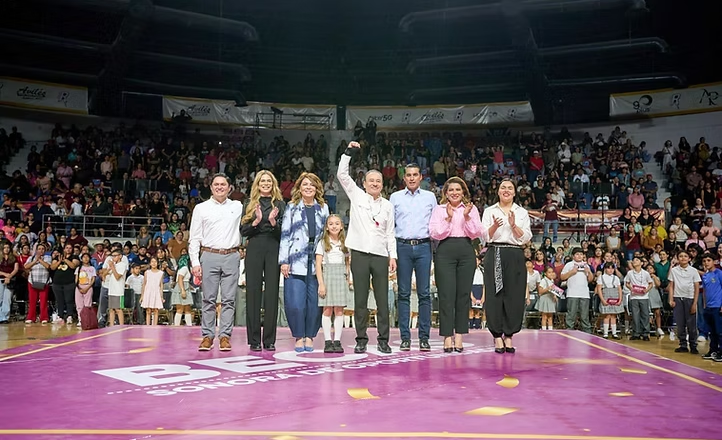 Avanza Sonora en educación: entrega Gobernador Durazo más de 4 mil becas a estudiantes de primaria