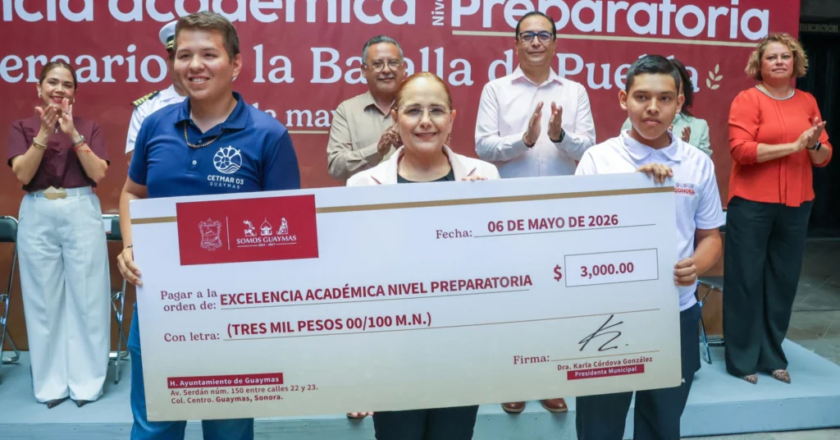 Reconoce el Ayuntamiento de Guaymas a estudiantes con excelencia académica