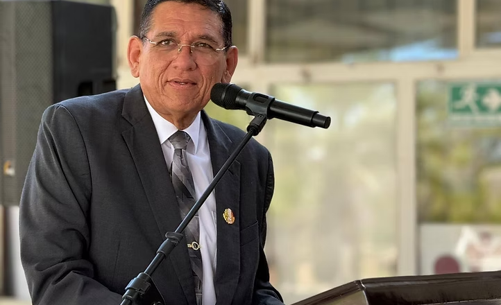 Inaugura alcalde Luis Fuentes Aguilar exposición de grabado monumental ‘Los Nadies’
