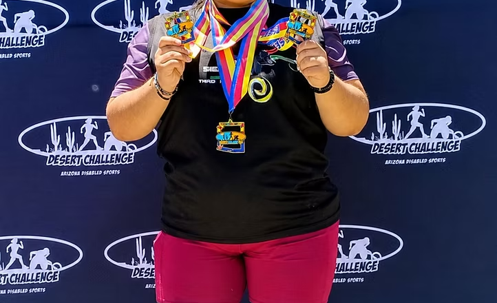 Atleta de deporte adaptado de Cobach Sonora conquista tres medallas de oro en competencia internacional