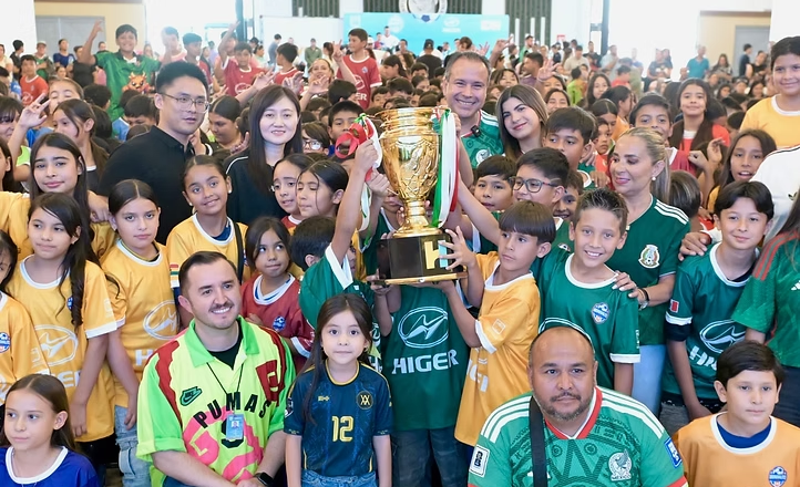 Inicia Toño Astiazarán la fiesta futbolera en Hermosillo con Mundialito H