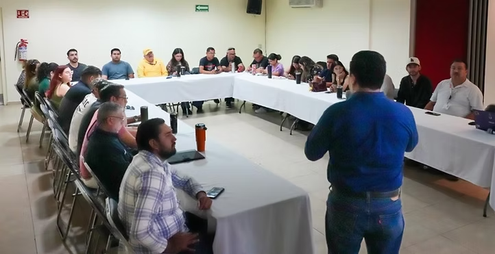 Capacitan a personal de Clínicas Móviles en temas prioritarios de salud colectiva