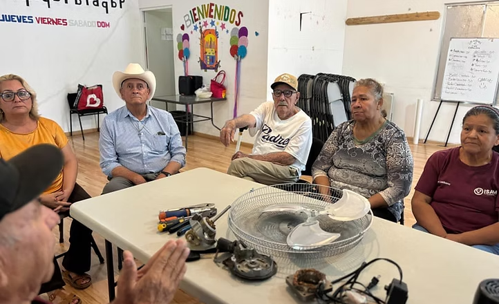 Gobierno de Sonora promueve talleres de reparación de electrodomésticos para personas adultas mayores