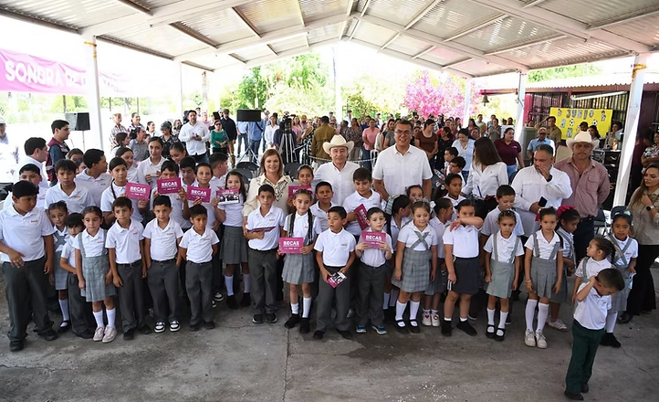 Lleva Gobernador Durazo becas, obras y servicios gratuitos a miles de familias de la sierra sonorense