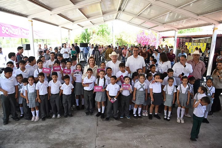 Lleva Gobernador Durazo becas, obras y servicios gratuitos a miles de familias de la sierra sonorense