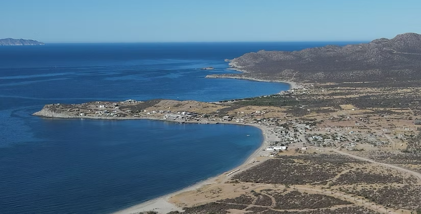 Respalda Cabildo de Guaymas a familias de La Manga 1 con trámite para electrificación
