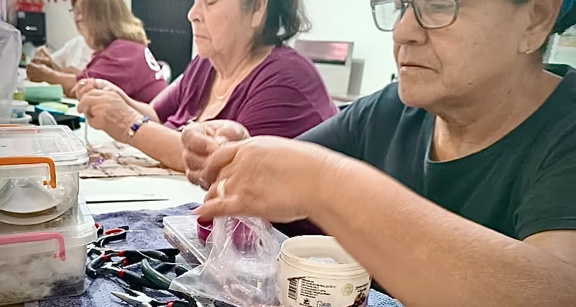 Gobierno de Sonora facilita Taller de bisutería para adultas mayores en Cajeme
