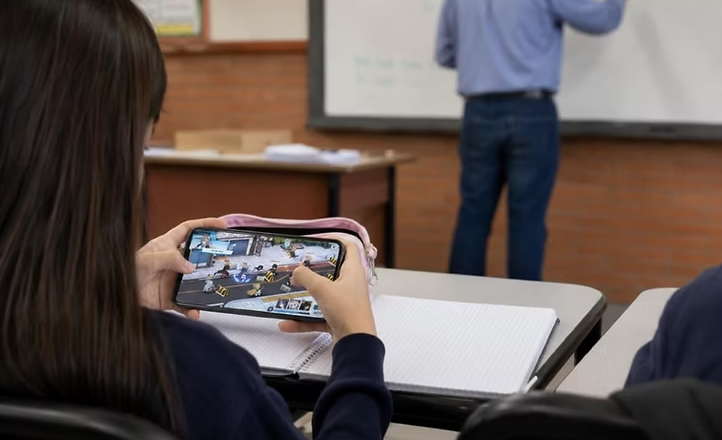 Promueve Salud Sonora uso responsable de celulares para cuidar la salud mental de niñas y niños