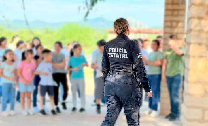 Acerca Policía Estatal acciones de proximidad y prevención a familias de Ónavas
